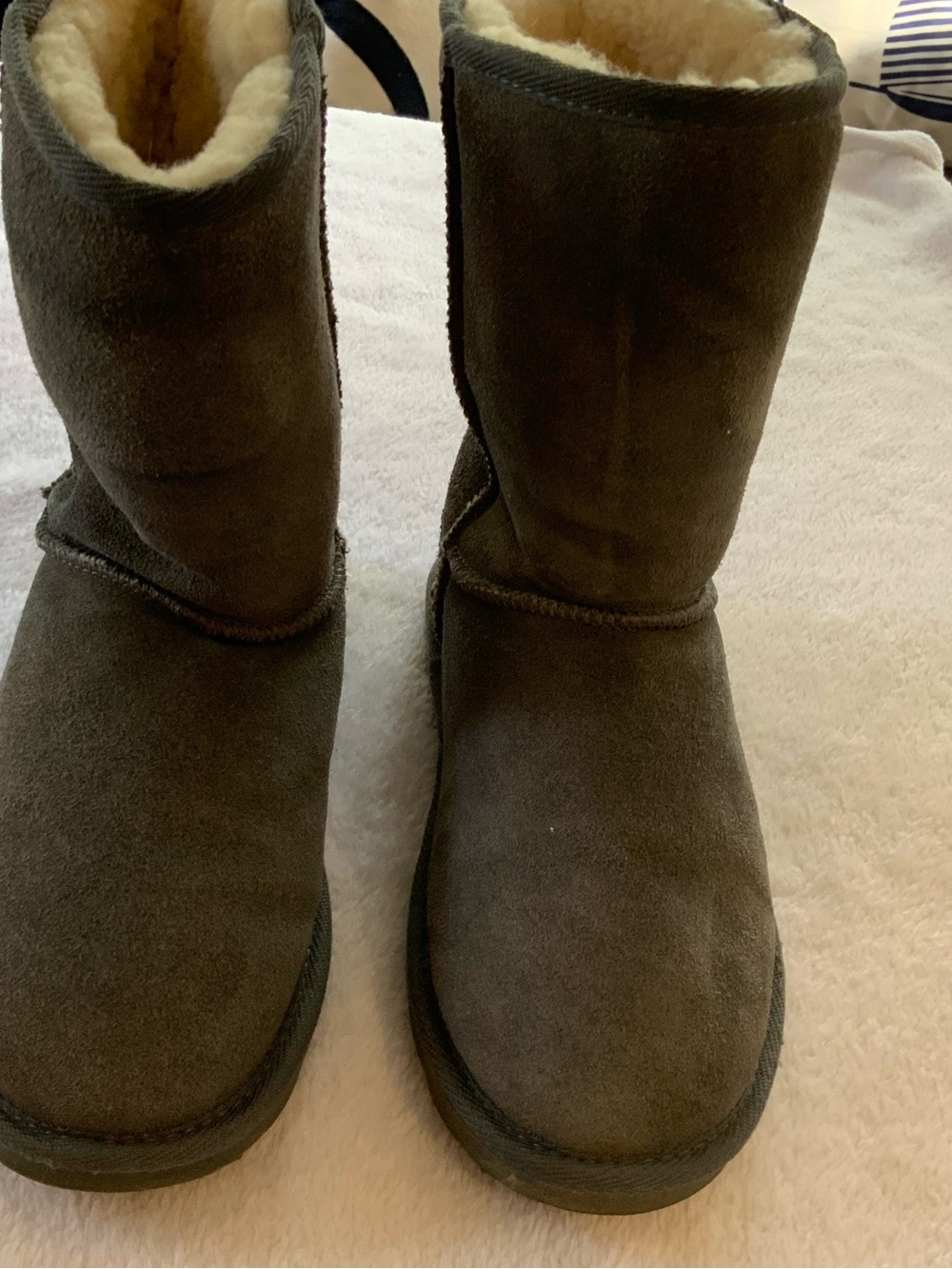 Women’s polo Ralph Lauren gray suede nwot size 5 sku 3301